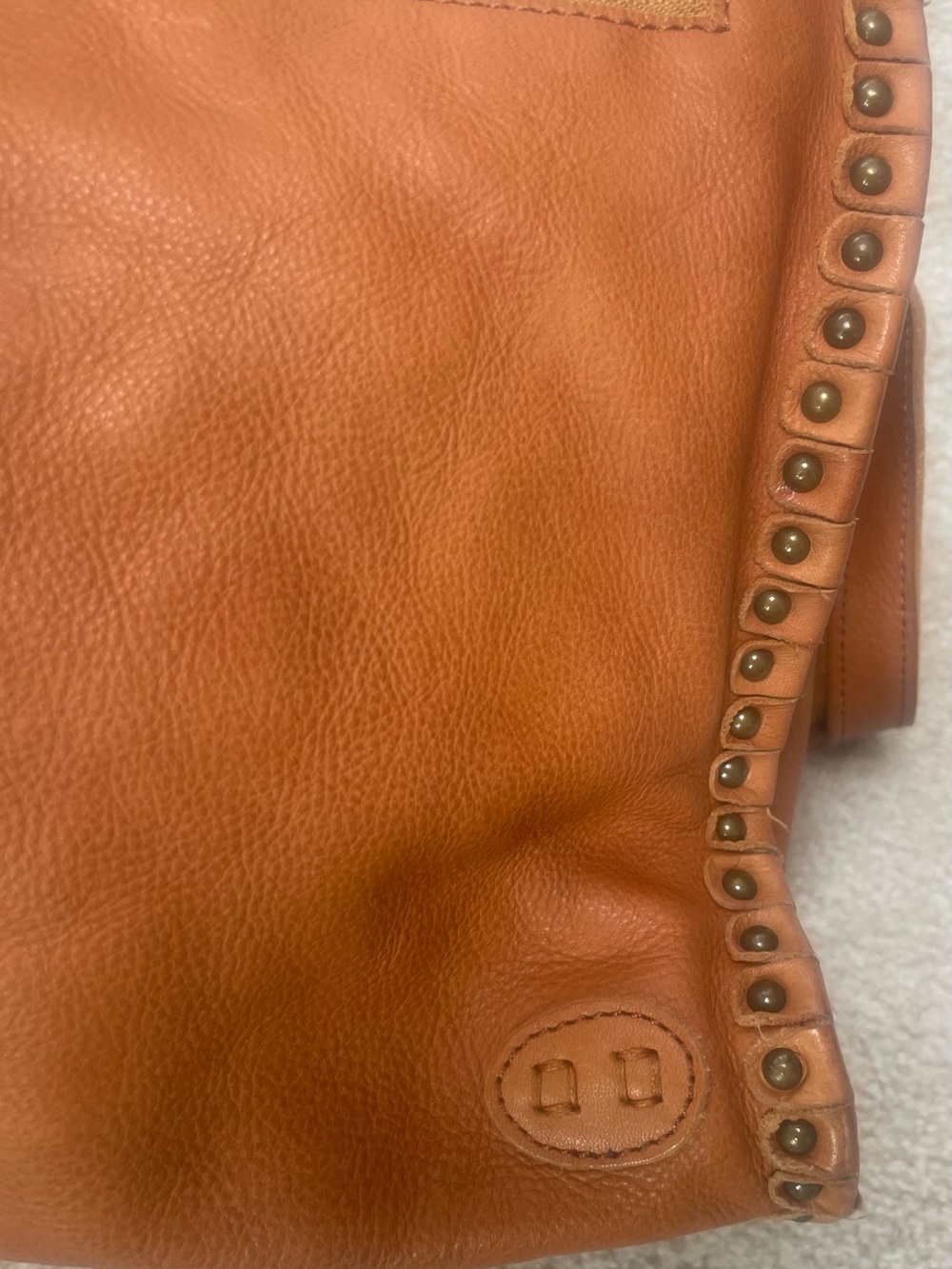 BED STU Messenger studs crossbody bag*11x13 - Picture 10 of 16